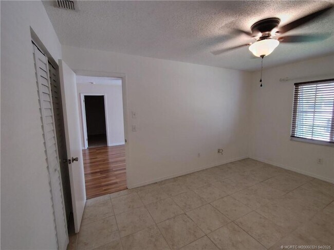 Building Photo - 950 S Kanner Hwy