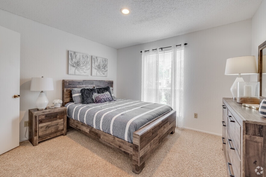 1BR, 1BA - 700SF - Bedroom - Windsail Apartments