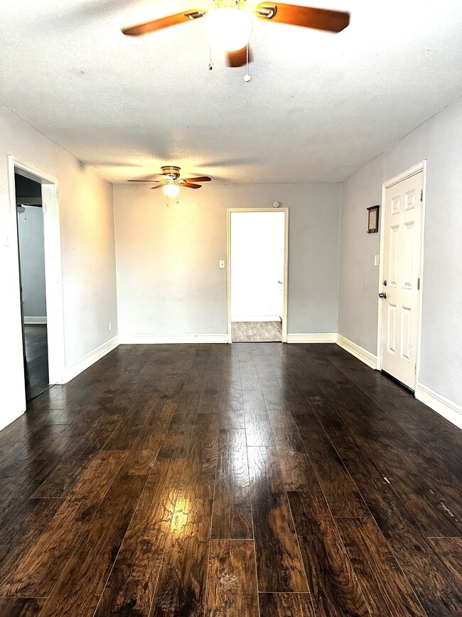 Building Photo - 1705 Whiting Dr