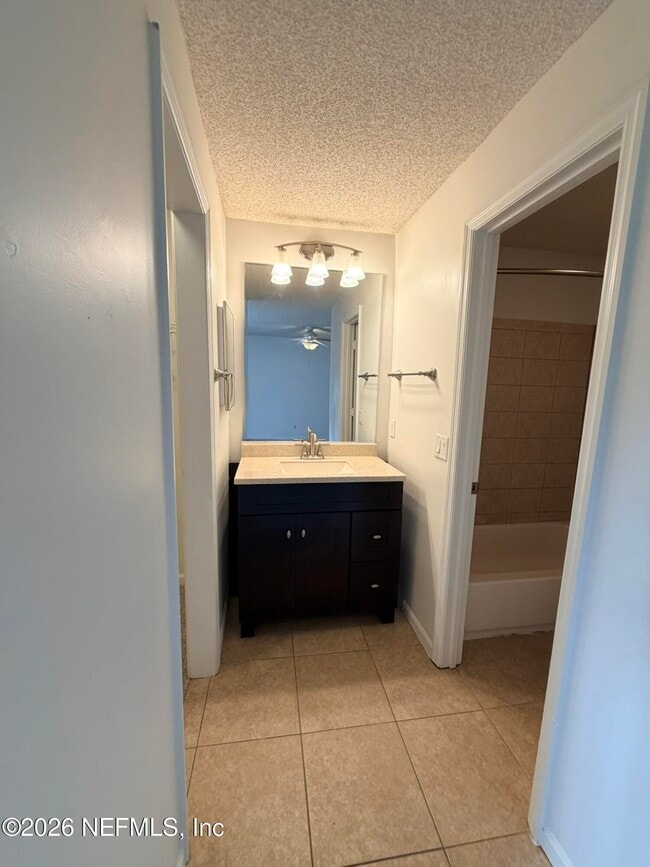 Building Photo - 902 Wood Hill Dr