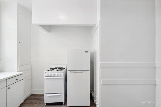 Building Photo - 2425 Fillmore St