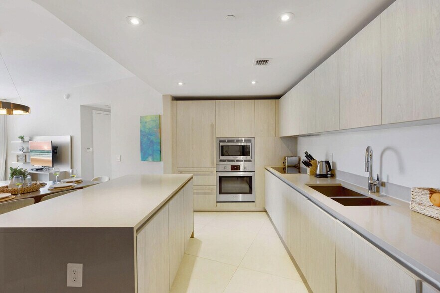 Building Photo - 4111 S Ocean Dr