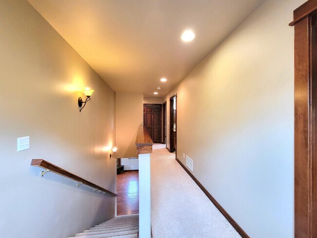 Building Photo - 1624 Gale Ct