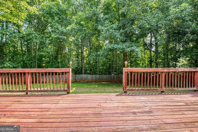 Building Photo - 255 Squire Ln