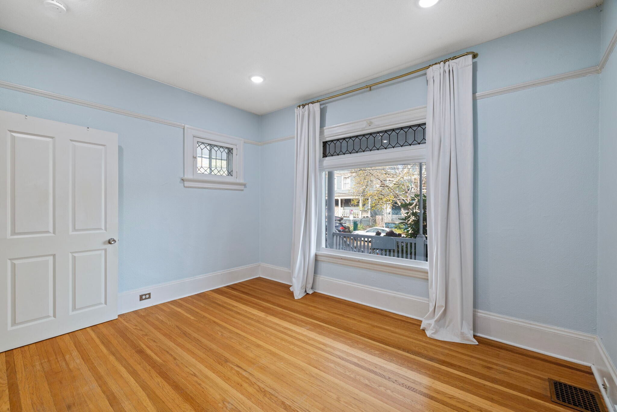 Building Photo - 2338 NW Hoyt St