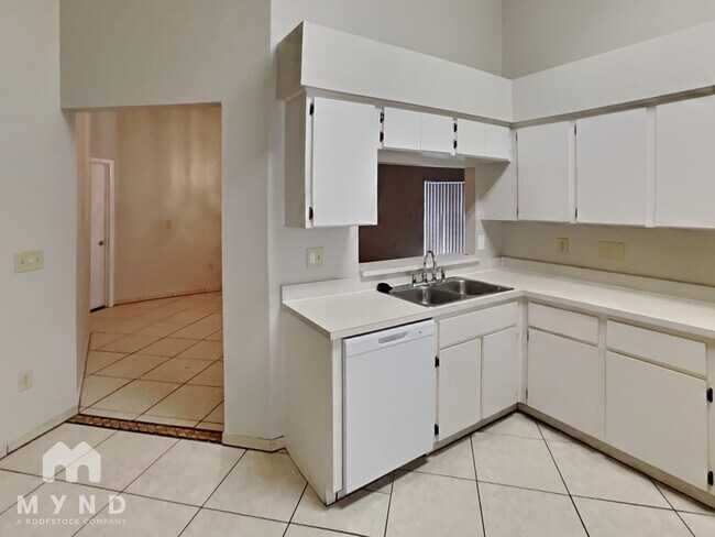Building Photo - 11211 Sailbrooke Dr