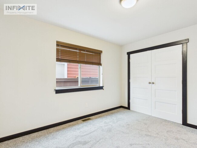 Building Photo - Single-Level 4BR with 3-Car Garage & Fence...