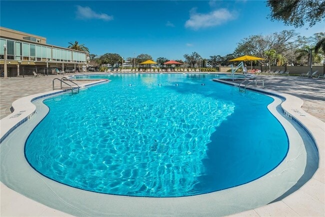 Building Photo - 2428 Columbia Dr