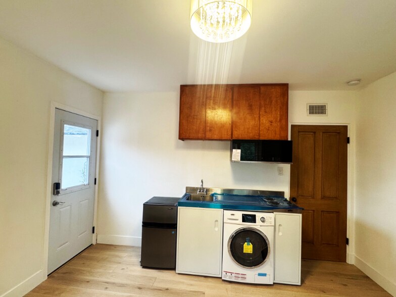 Building Photo - 4624 Gable Dr