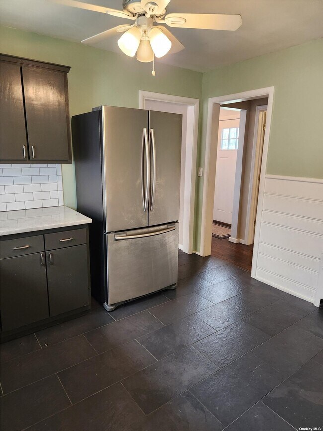 Building Photo - 14 Oakwood Rd