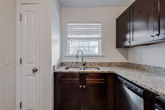 Building Photo - 162 Barfield Way