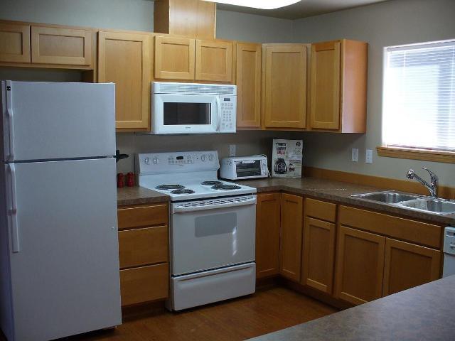 Building Photo - 402 N Pacific St