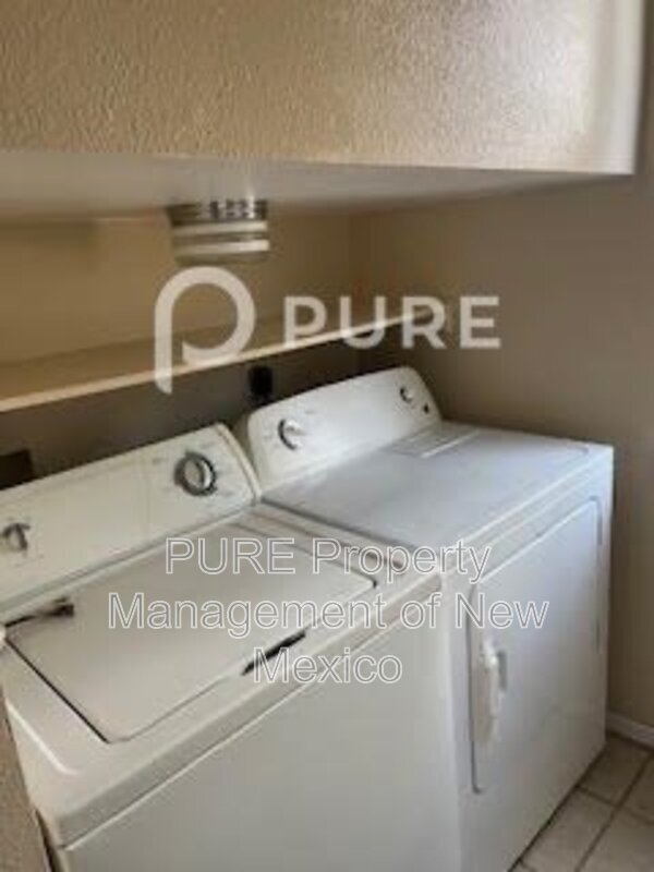 Building Photo - 415 Placido Martinez Ct NE