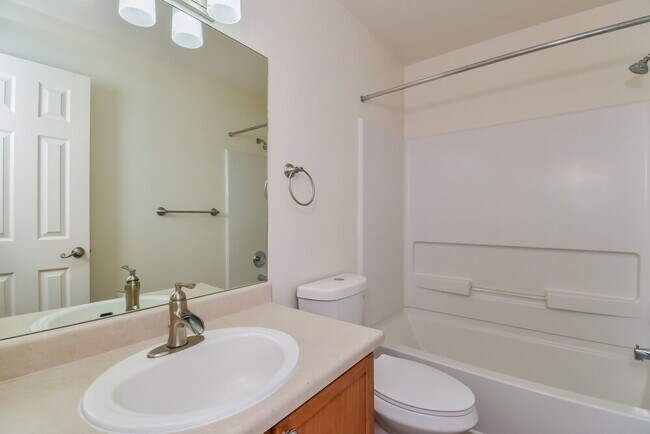 Building Photo - 7367 Glenburn Dr