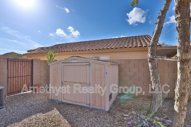 Building Photo - 11706 W Sunnyside Dr