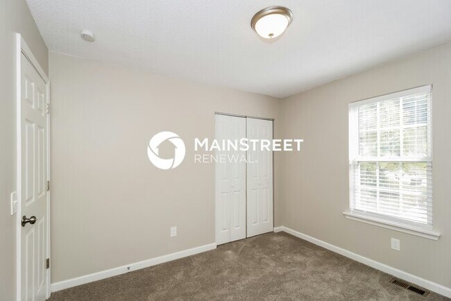 Building Photo - 3 Bedroom Pet-Friendly Home in Dallas, GA with Main Street Renewal