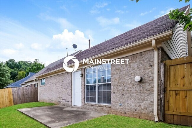 Building Photo - 3 Bedroom Pet-Friendly Home in CORDOVA, TN with Main Street Renewal