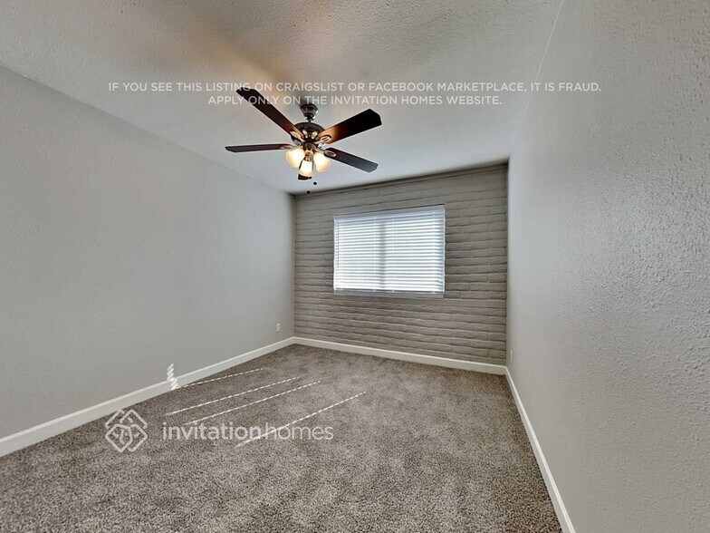 Building Photo - 1524 E Alameda Dr