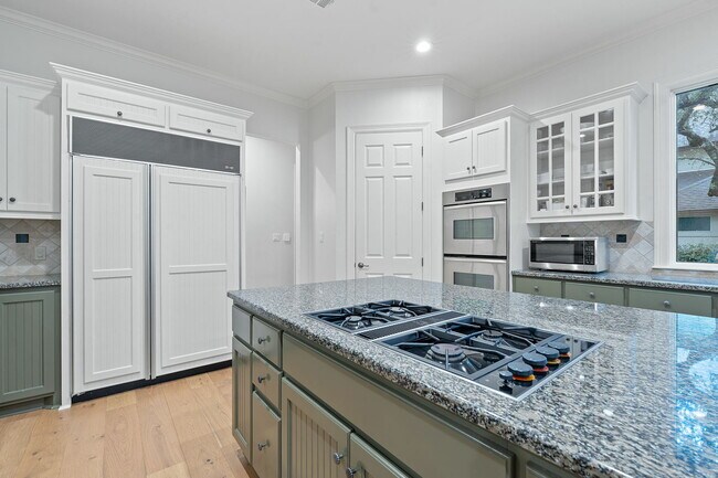 Building Photo - 6636 Dogwood Creek Dr