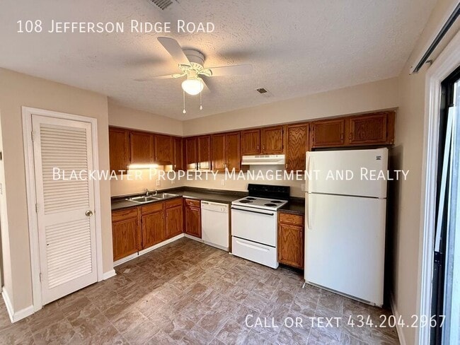 Building Photo - 108 Jefferson Ridge Rd