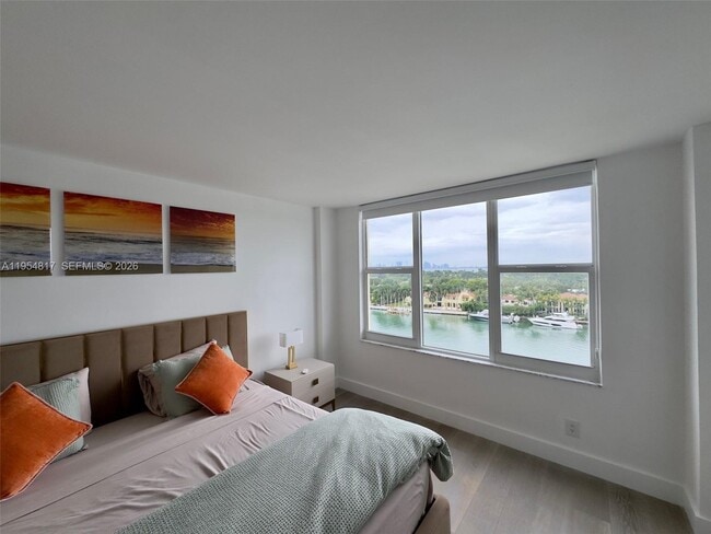 Building Photo - 5600 Collins Ave