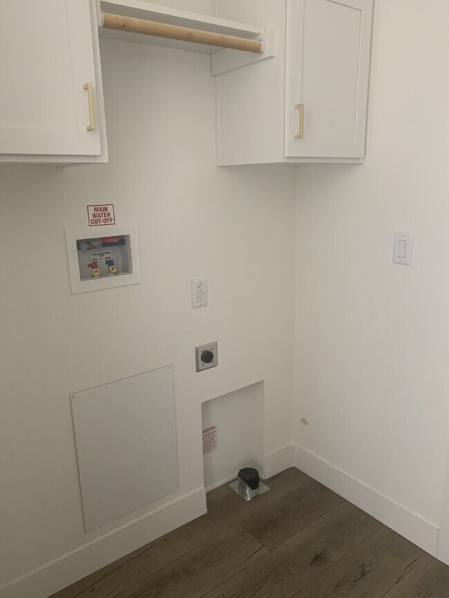 Building Photo - A brand new ADU (Accessory Dwelling Unit)