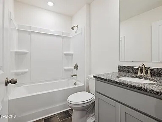 Building Photo - KODAK LOCATION! Lots of Amenities!!