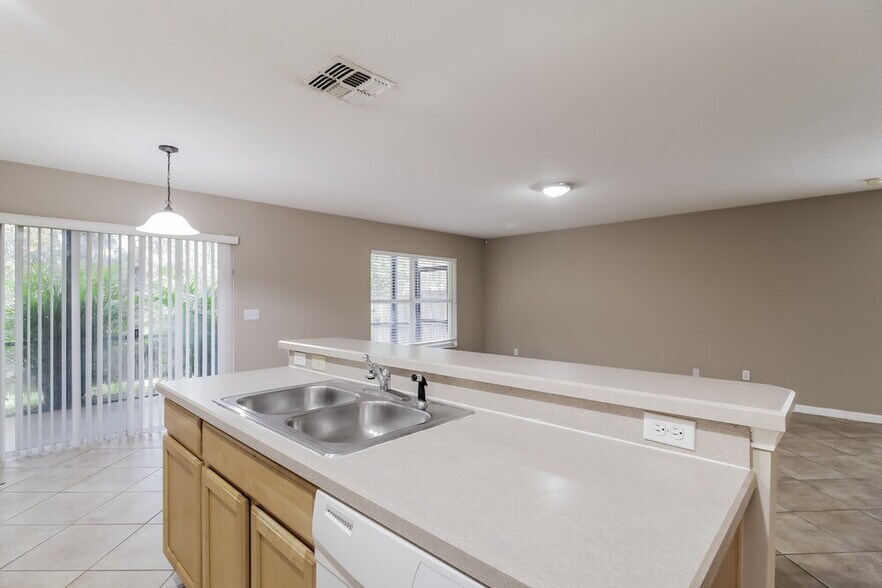 Building Photo - 2010 Stone Abbey Blvd