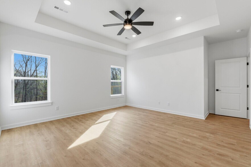 Building Photo - 98 Selkirk Dr