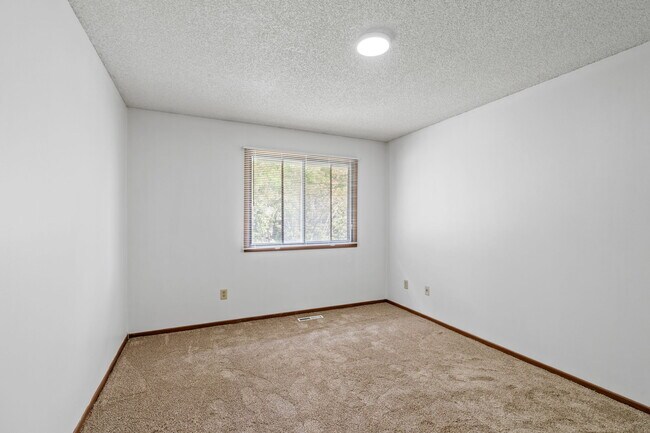 Building Photo - 13317 Zenith Ln
