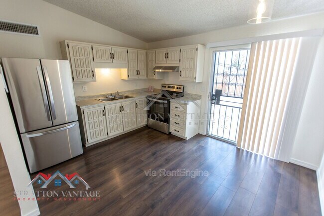Building Photo - 3120 N 67th Ln