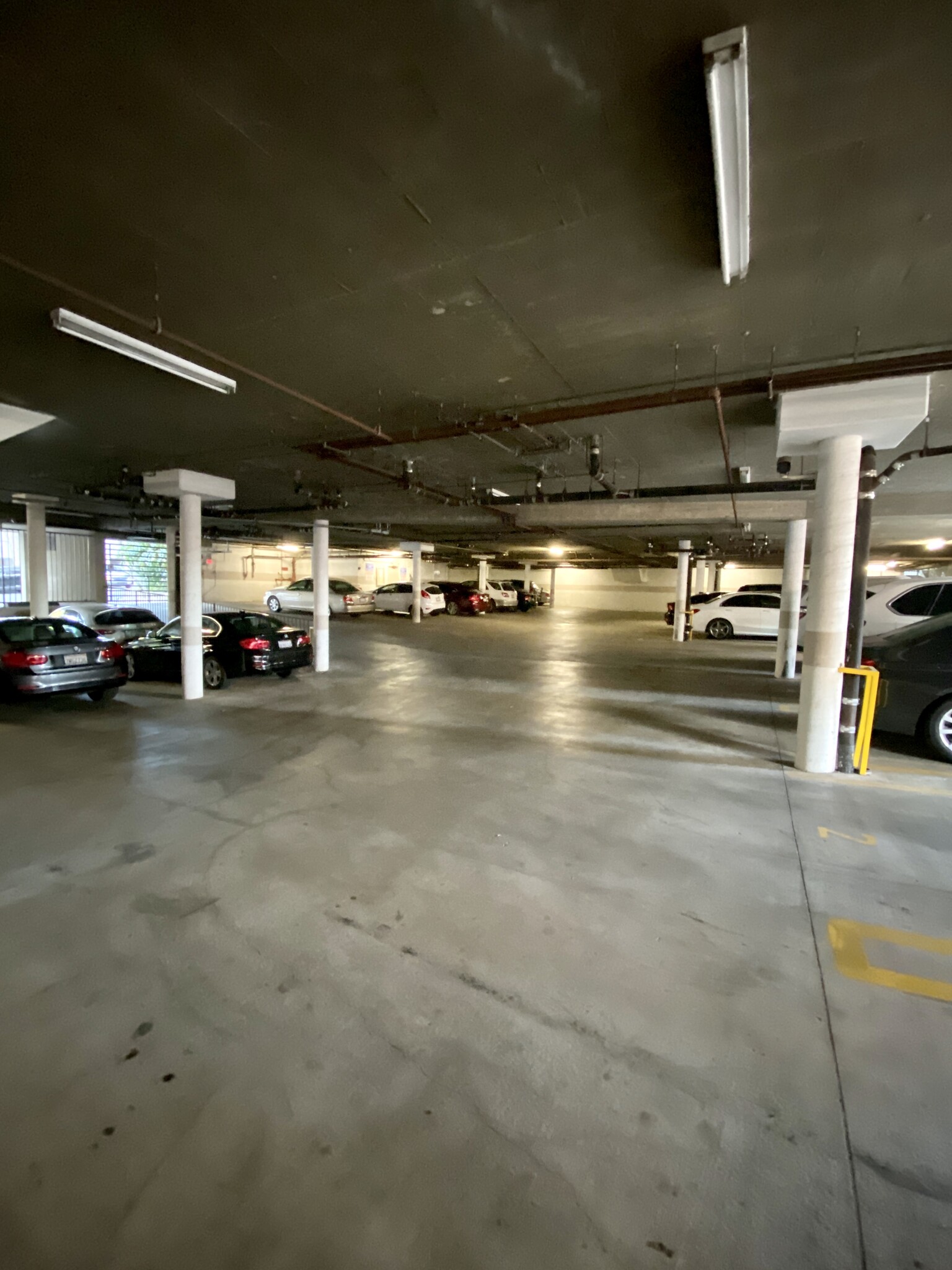 covered gated access garage - 910 S Bedford St
