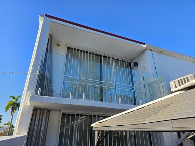 Building Photo - 12352 SW 18th Terrace