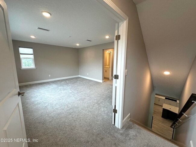 Building Photo - 11176 Engineering Way