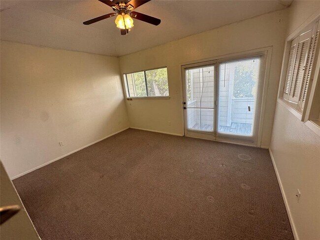 Building Photo - 6728 Lancret Hill Dr