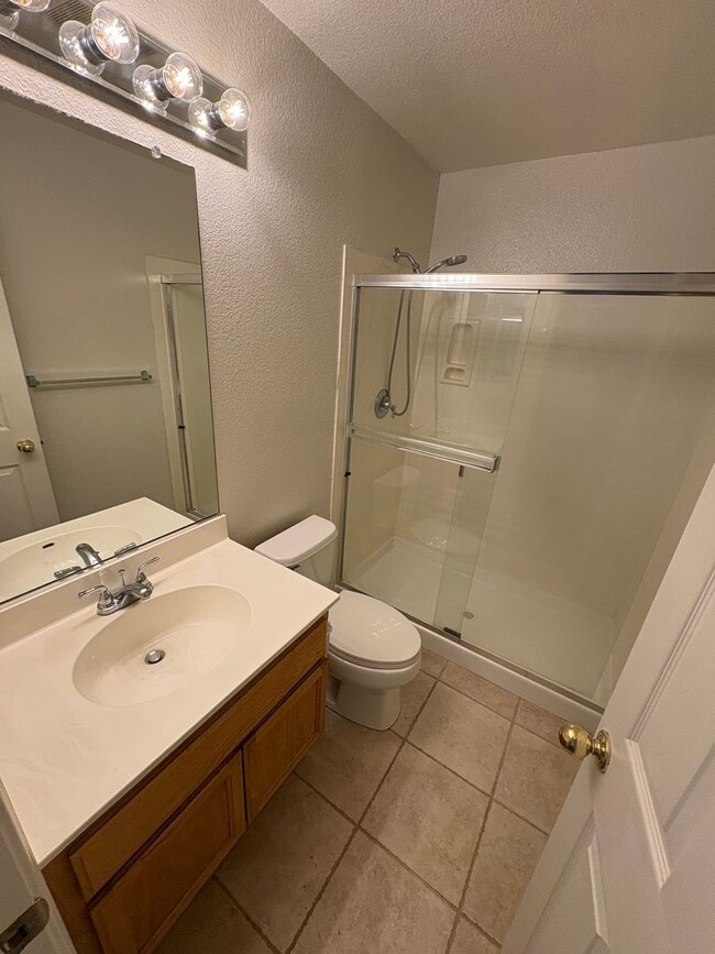 Building Photo - Great Two Story Large Bedroom, Bath Downst...