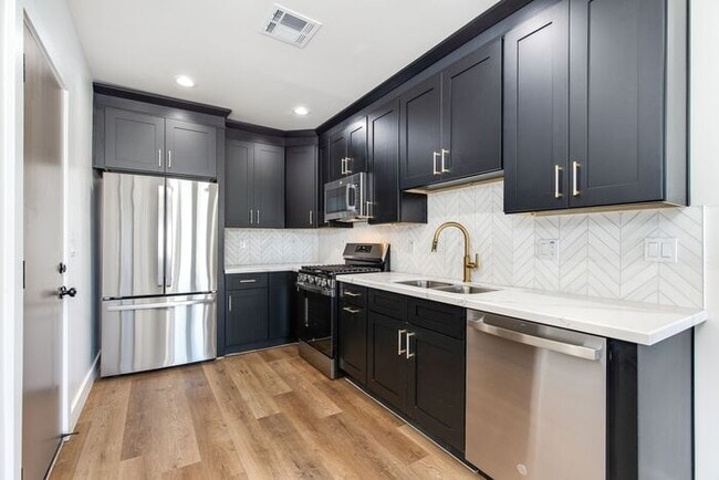 Building Photo - new remolded 3 bredroom 2 bathroom