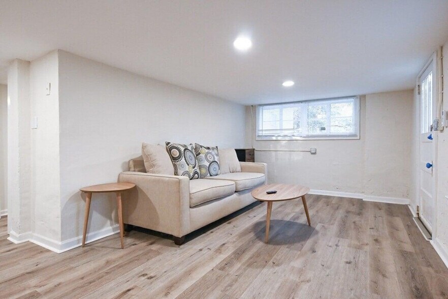 Primary Photo - 840 Bobbin Mill Rd