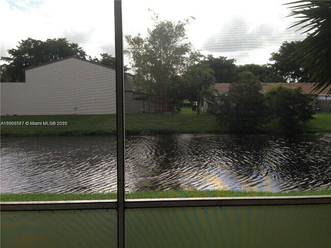 Building Photo - 4215 N University Dr