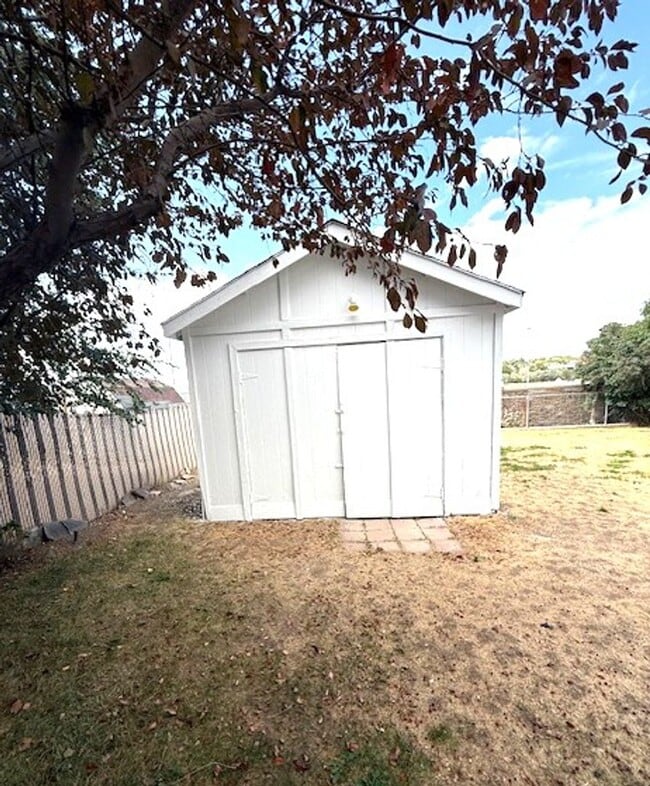 Building Photo - 2 bedroom manufactured home in Elko with a...