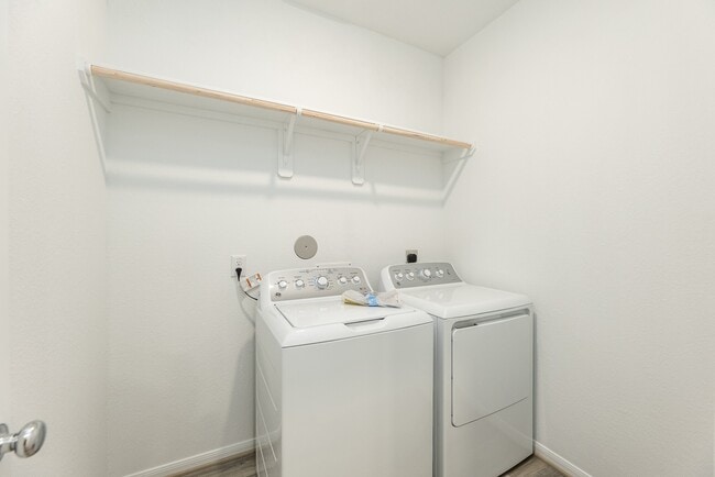 Building Photo - 1818 Whispering River Dr