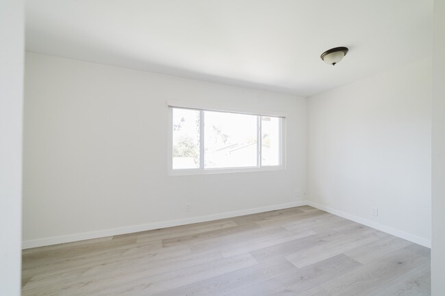 Building Photo - 4154 Baycliff Way