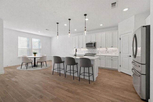 Building Photo - 240 Harbors Ln