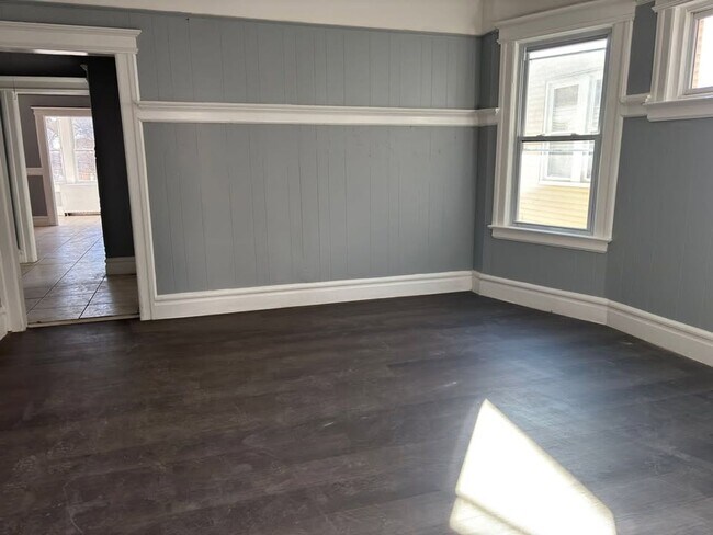 Building Photo - 22 Chelsea Ave