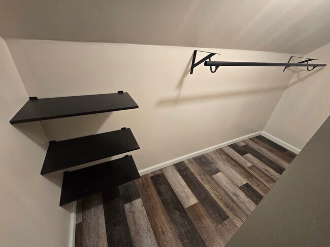 Building Photo - 16522 Murray Hill St