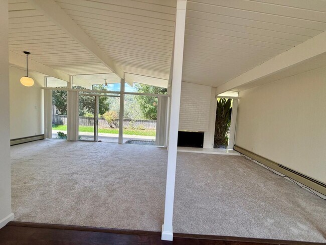 Building Photo - BEAUTIFULLY MAINTAINED EICHLER-STYLE HOME IN DESIRABLE LUCAS VALLEY WITH HOA POOL AND TENNIS COURTS