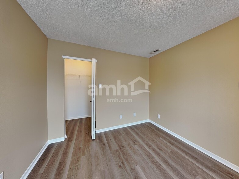 Building Photo - 2343 Summerwood Ln