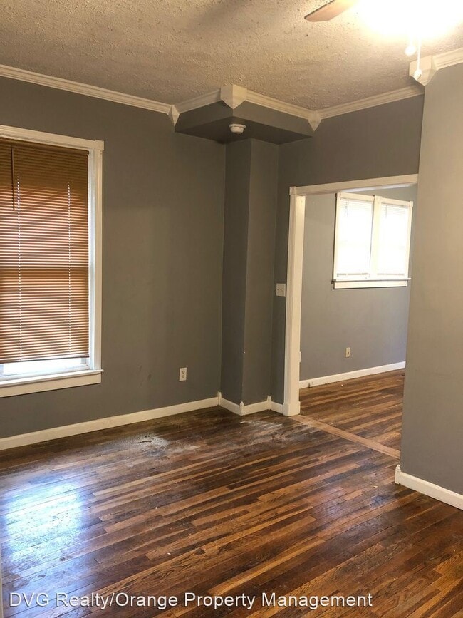 Building Photo - 3 br, 1.5 bath House - 2866 Pinkney St