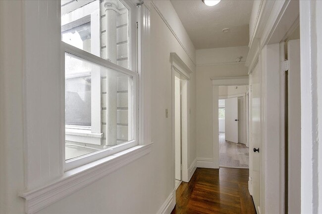 Building Photo - 12th Ave 1340-1342