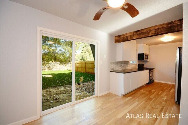 Building Photo - 4517 Driftwood Pl